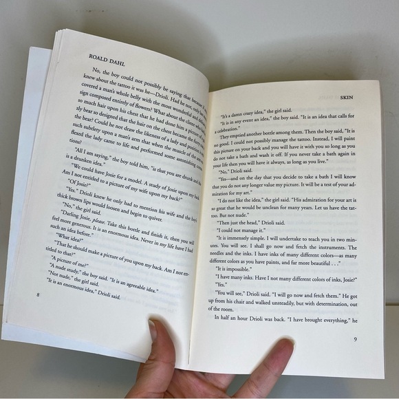 FREE W PURCHASE Skin & Other Stories Roald Dahl Puffin Books Young Readers 2002 - Picture 6 of 9